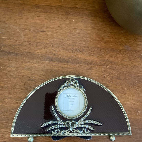 Bella Lux 2 x 2 Round Frame - Picture 3 of 4